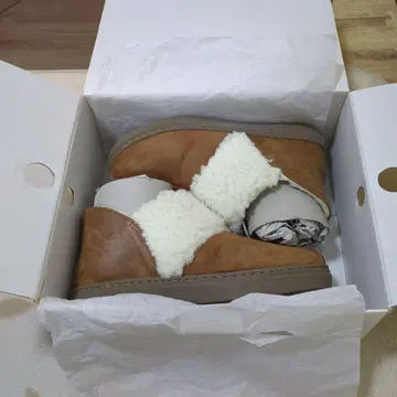 무스탕풍 카멜 신발