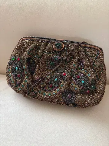 황실 납품업체 LUMY 루미하시모토 비즈 자수 스톤 장식 가마구치 핸드백