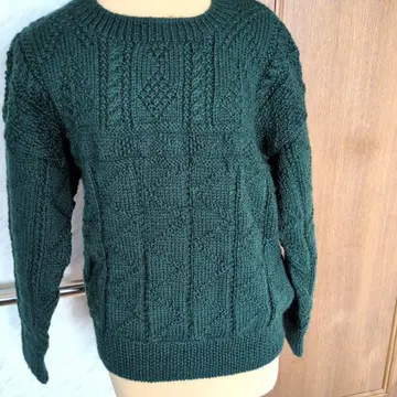 손뜨개 다크 그린 케이블 니트 스웨터