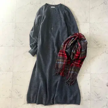 최근 이에나 볼륨 슬리브 니트 롱 원피스 플레어 퍼프 슬리브