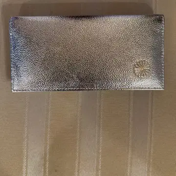 미사용 새상품 박스 있음 황궁 지갑 실버