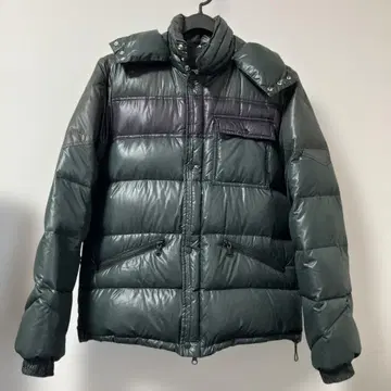다크 그린 다운 자켓