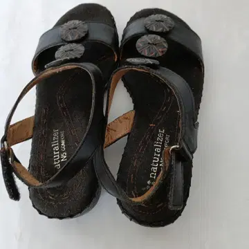 naturalizer 블랙 샌들