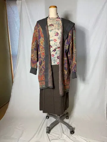 실크 셔츠, 스커트, 팬츠, 후드티 롱 가디건,