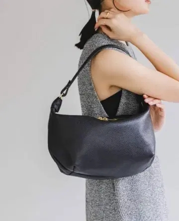 새상품급 NOBLE [ MILOS ] 숄더백 블랙