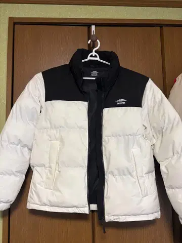 다운 자켓 화이트/블랙