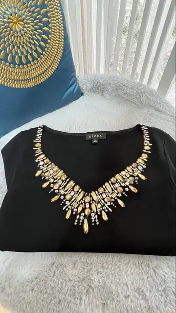 EPoca 비즈 장식 블랙 긴팔 탱크탑