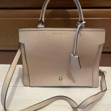 베이지 토트백 내부 포켓 부착