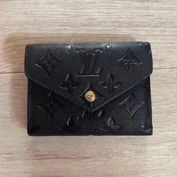 노브랜드 블랙 3단 폴더형 지갑