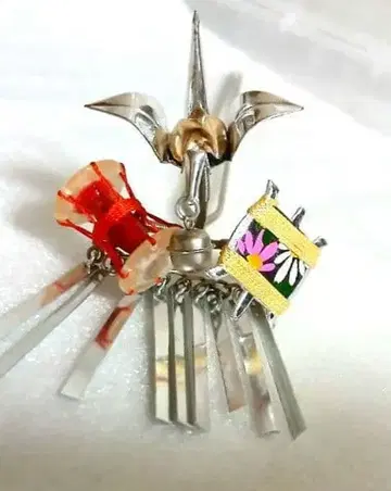 일본 정통의상 소품 비녀, 접은 학과 방울, 북, 거북이 꽃 문양