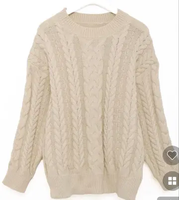 베이지 케이블 니트 긴팔