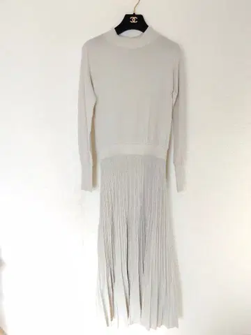 내추럴 뷰티 베이직 롱 니트 플리츠 원피스