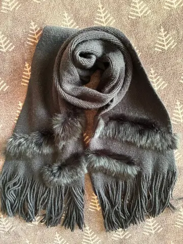 퍼 포함 그레이 롱 스카프