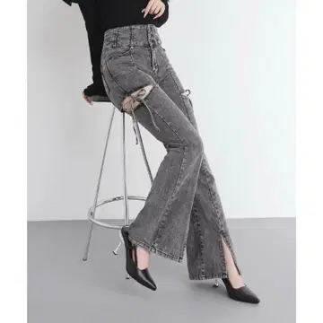 슬릿 디테일 컷 아웃 리본 플레어 데님 팬츠 케미컬 그레이