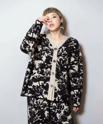 오즈모시스 2WAY 자카드 니트 가디건