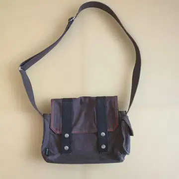 Paul Smith 메신저 백 브라운