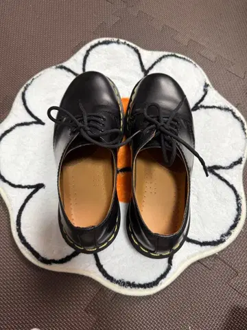 uk5 약 24cm 닥터마틴 3홀