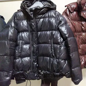 Gymphlex 블랙 후드 부착 다운 자켓