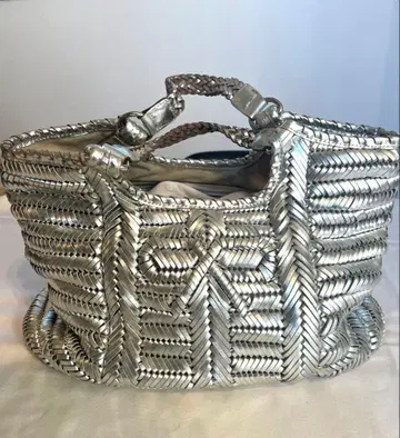 안야 힌드마치 뜨개질 실버 토트백