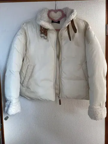 화이트 다운 자켓