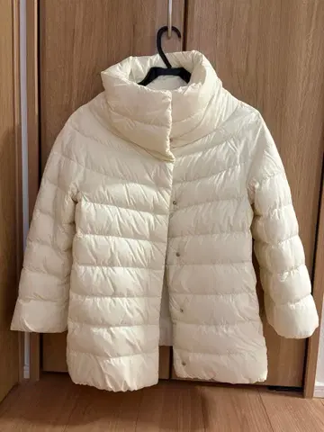 Herno 아이보리 다운 자켓