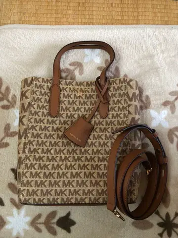 새상품 MICHAEL KORS 마이클코어스 스몰 쇼퍼 토트백