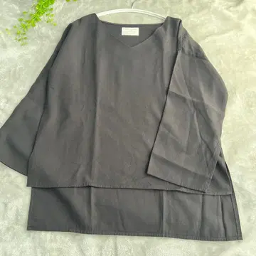 안티카 소매 슬릿 상의