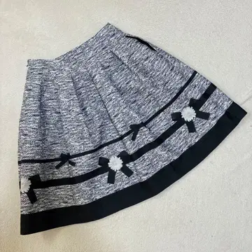 엠즈 그레이시 까멜리아 스커트