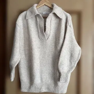 Discott 베이지 V넥 니트 스웨터