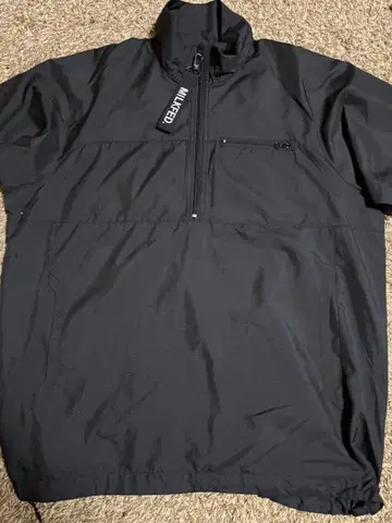 MILKFED. 블랙 하프 지퍼 자켓