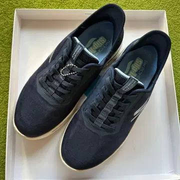 스케쳐스 아치핏 슬립인 와이드 스니커즈 23.5cm