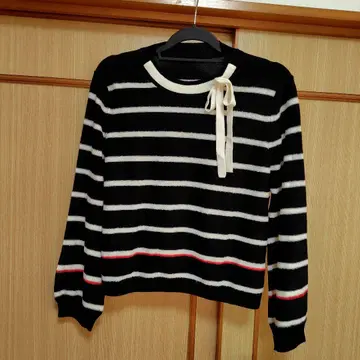 미사용 새상품 레리안 스웨터 블랙