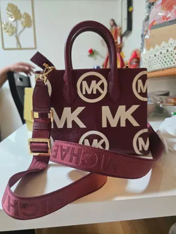 Michael Kors 버건디 숄더백