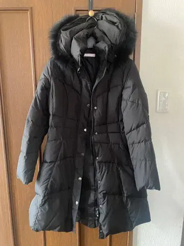 퍼 달린 후드 롱 자켓 블랙