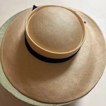 ELEGANT 베이지 밀짚모자 네이비 리본