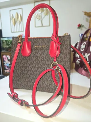 MICHAEL KORS 로고 프린트 숄더백