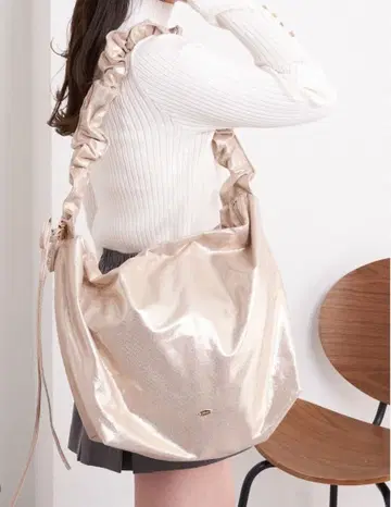 [ 새상품 ] Chico 드로스트 BIG 숄더백 골드