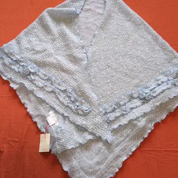 사에라, 포테치노, 숄