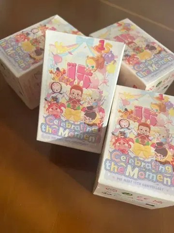 팝 매트 Celebrating the Moment 피규어 4개 세트