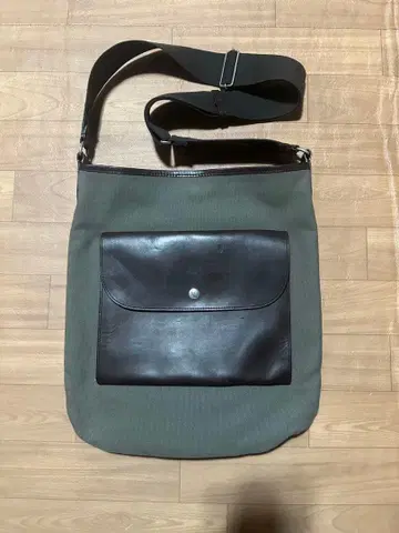 마가렛호웰 숄더백