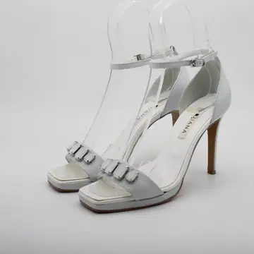 35 DIANA 다이애나 비쥬 샌들 (23.5cm) 새상품급