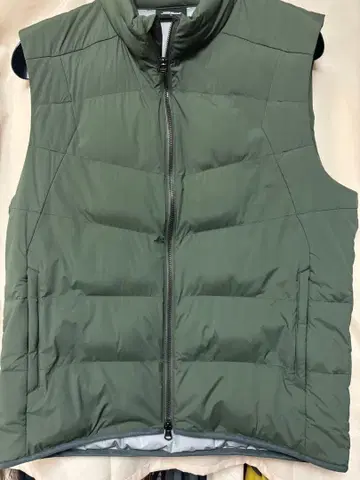 [ 새상품 미사용 ] Titleist 올리브 그린 다운 베스트 LL