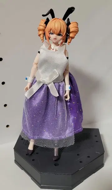 레오니 1/12 스케일 가동 피규어