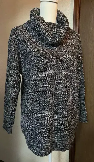 그레이 계열 터틀넥 롱 니트 긴팔