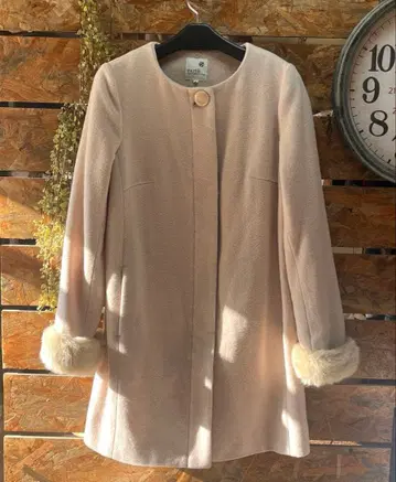 새상품급 어스 뮤직 코트 퍼 핑크 베이지