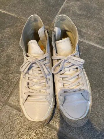 SPINGLE MOVE 화이트 하이컷 스니커즈 M