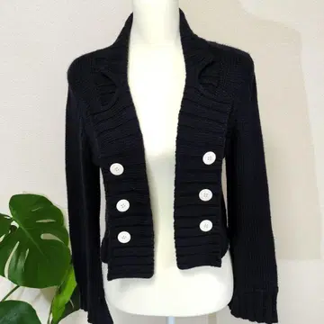 [ 새상품급 ] 폭시 다크 네이비 버튼 디테일 숏 가디건