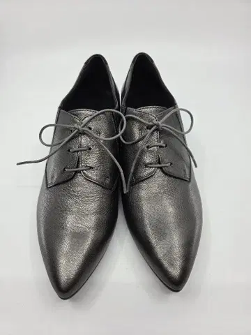 메탈릭 그레이 레이스업 슈즈 24cm