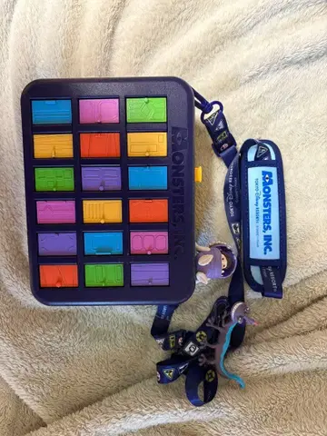 몬스터즈 잉크 컬러풀 컴팩트