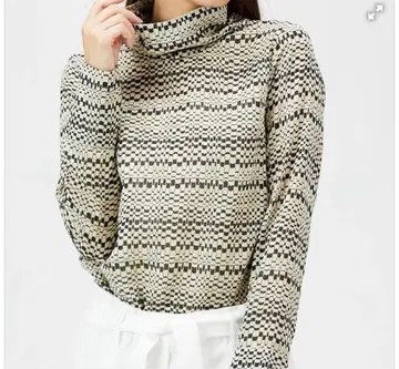 [ FRAY I.D ] 시어 프린트 컷 탑